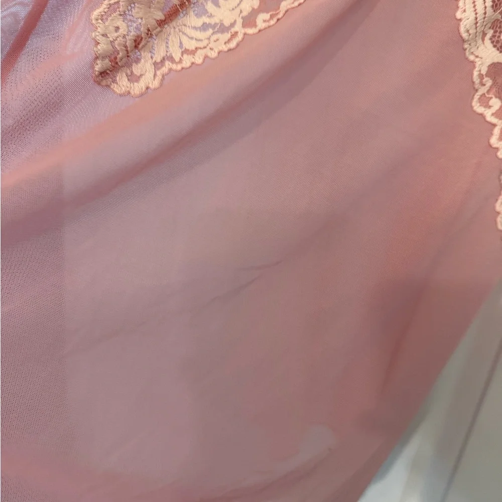 Wacoal Luxury Sleepwear Blush and Ivory Lace Chemise - Picture 5 of 6